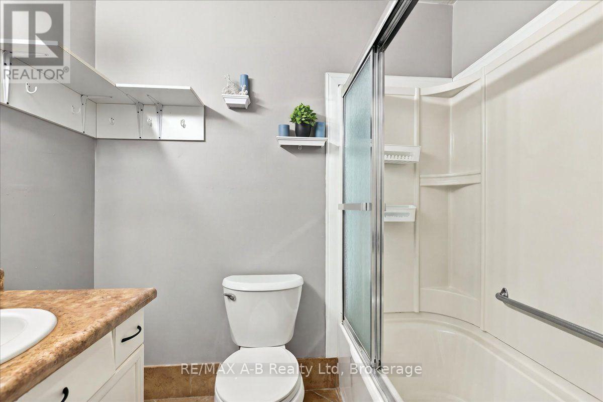 129b Mitchell Court Property Photo 17
