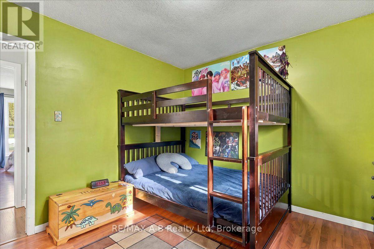 129b Mitchell Court Property Photo 22