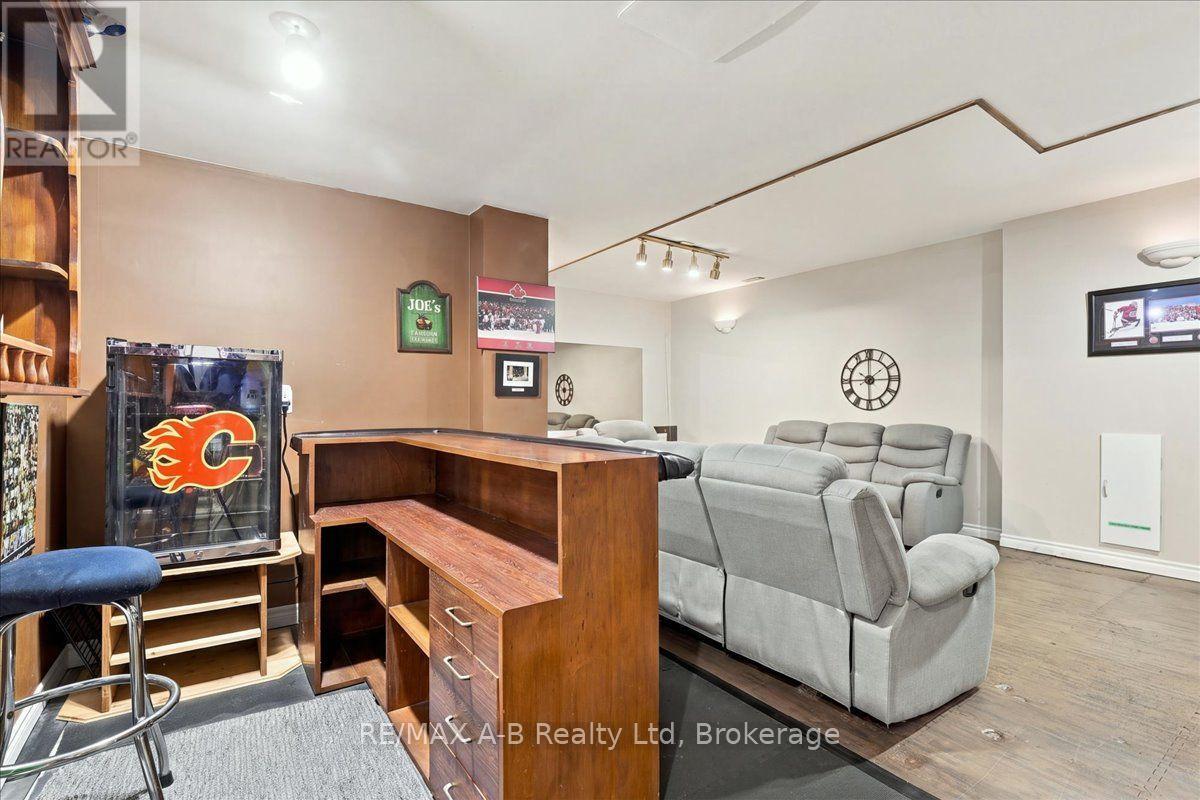129b Mitchell Court Property Photo 23