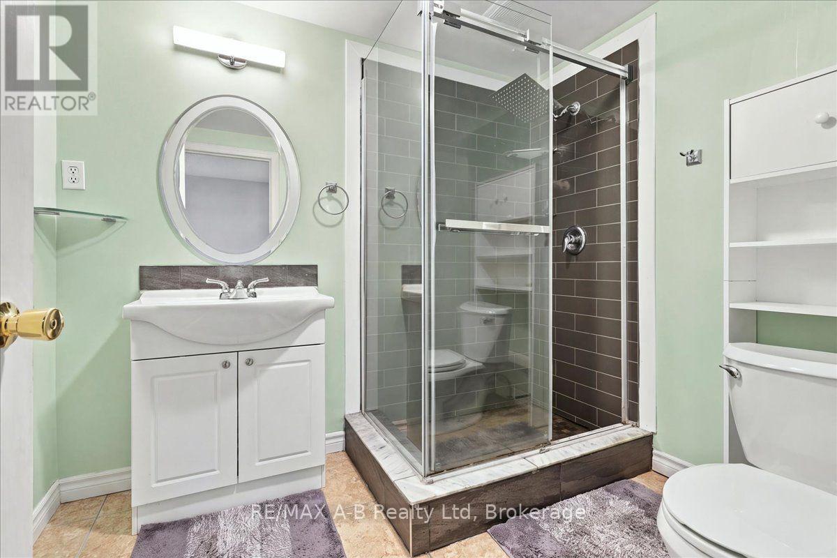 129b Mitchell Court Property Photo 28