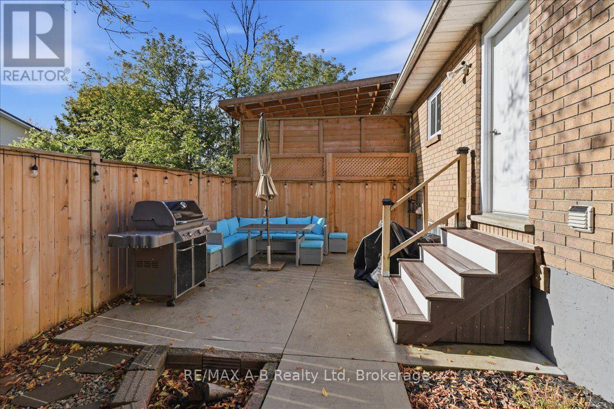 129b Mitchell Court Property Photo 30