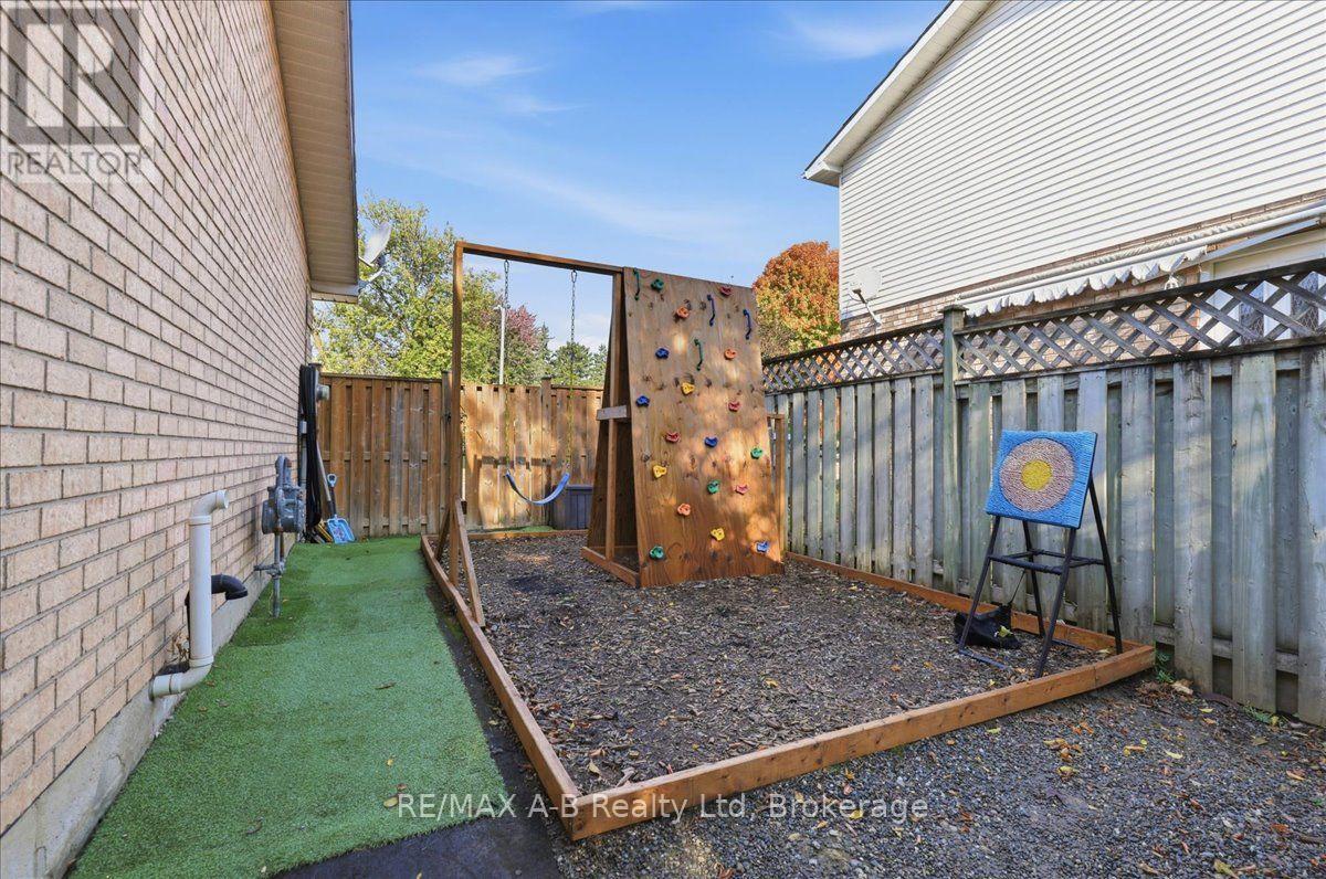 129b Mitchell Court Property Photo 37