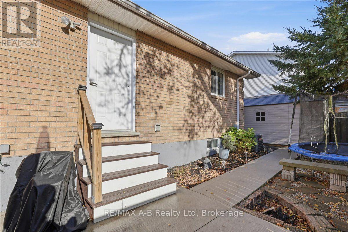 129b Mitchell Court Property Photo 39