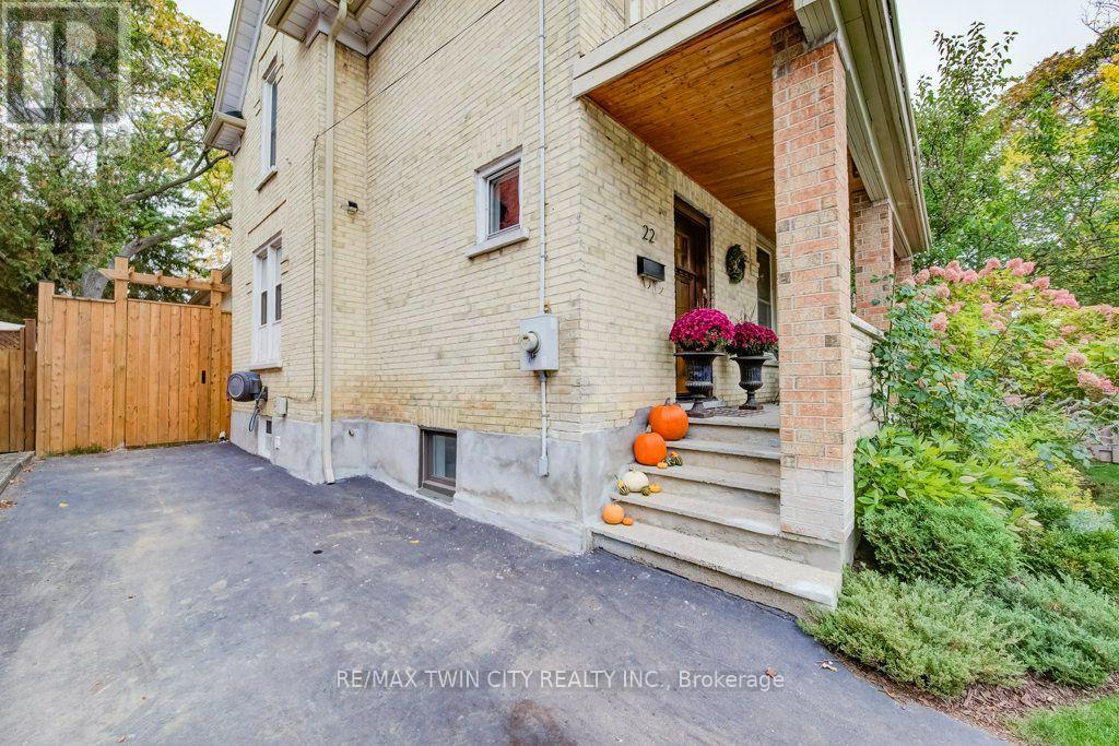 22 Whitney Place Property Photo 3
