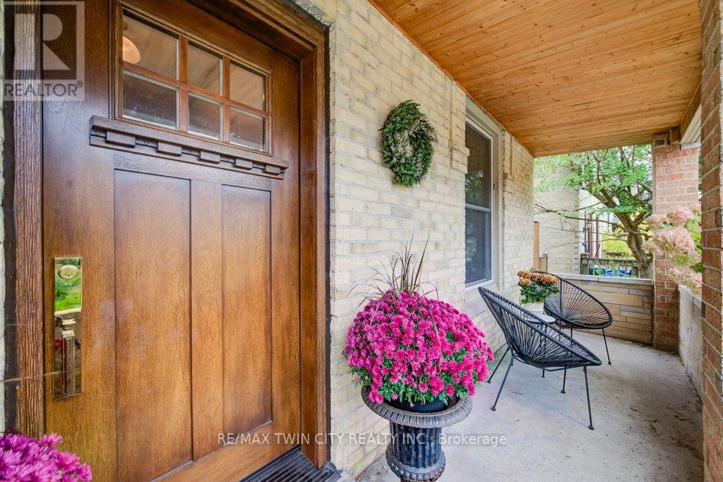 22 Whitney Place Property Photo 4
