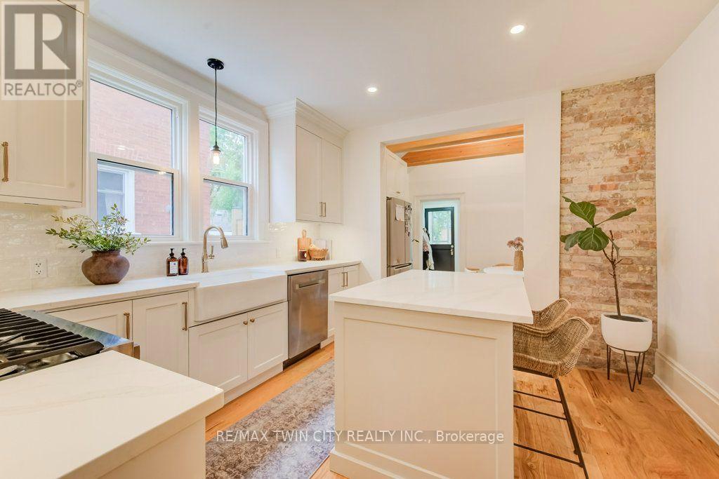 22 Whitney Place Property Photo 17