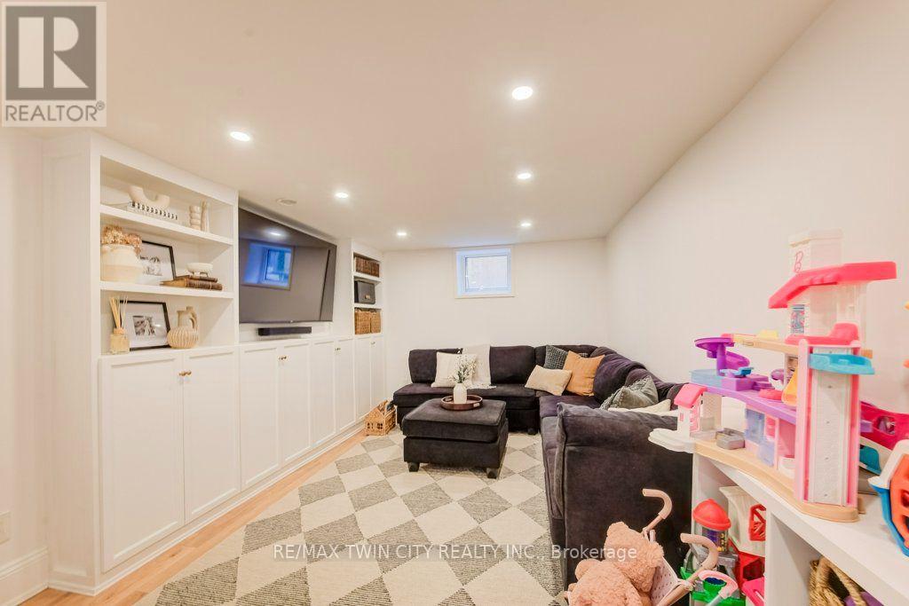 22 Whitney Place Property Photo 37