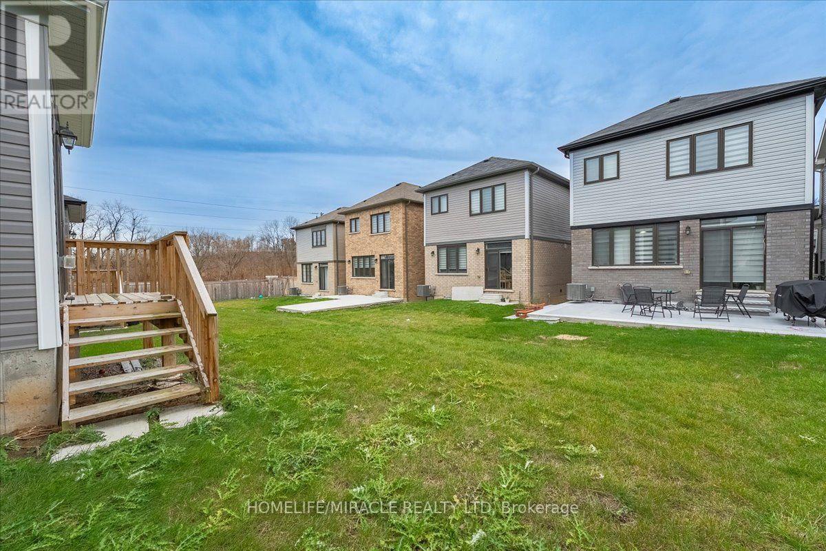 35 Santos Drive Property Photo 33
