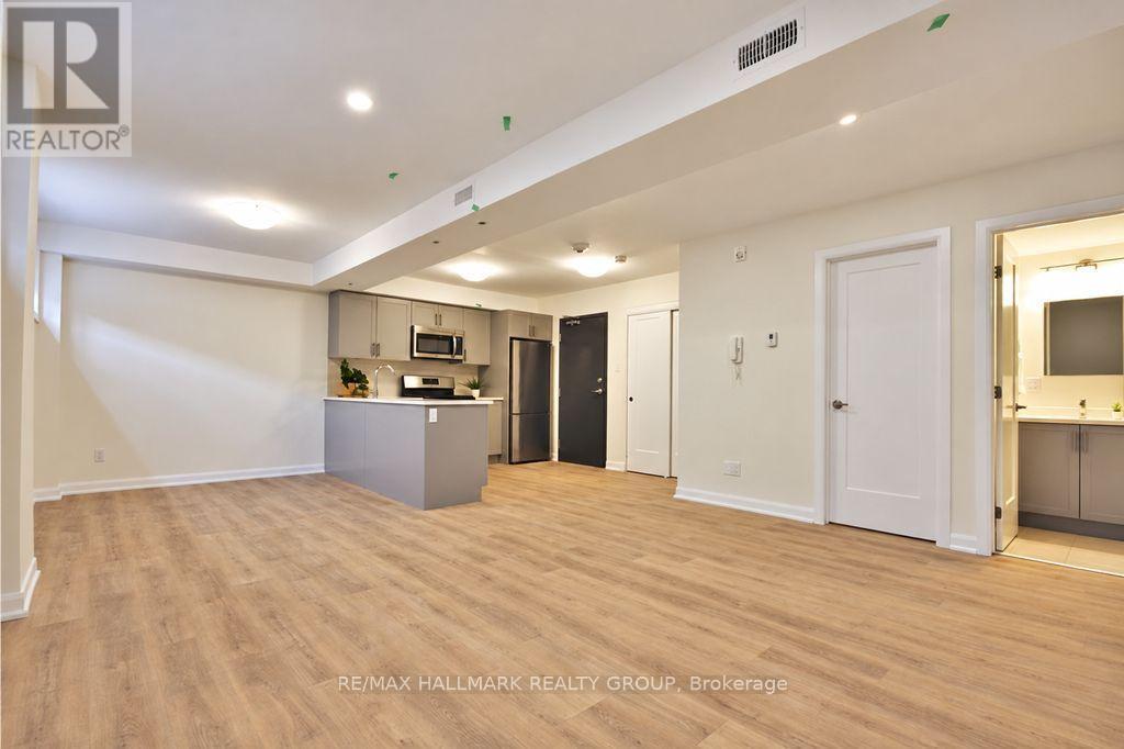 001 - 351 Croydon Avenue Property Photo 5