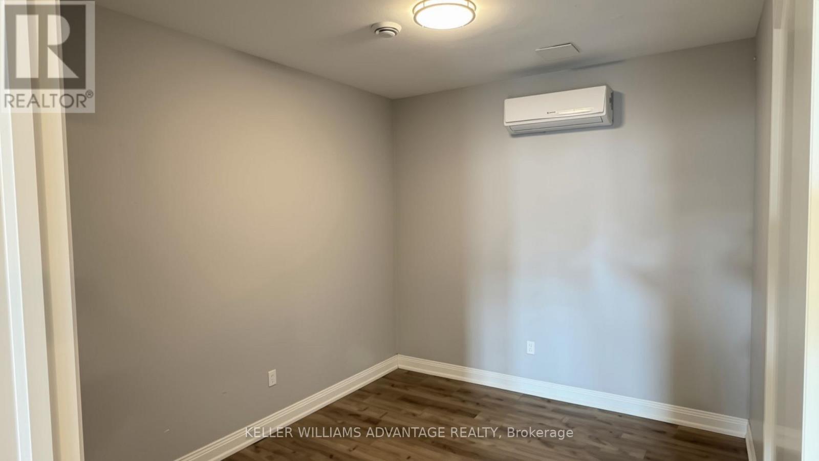 39 Kent Street N Property Photo 10