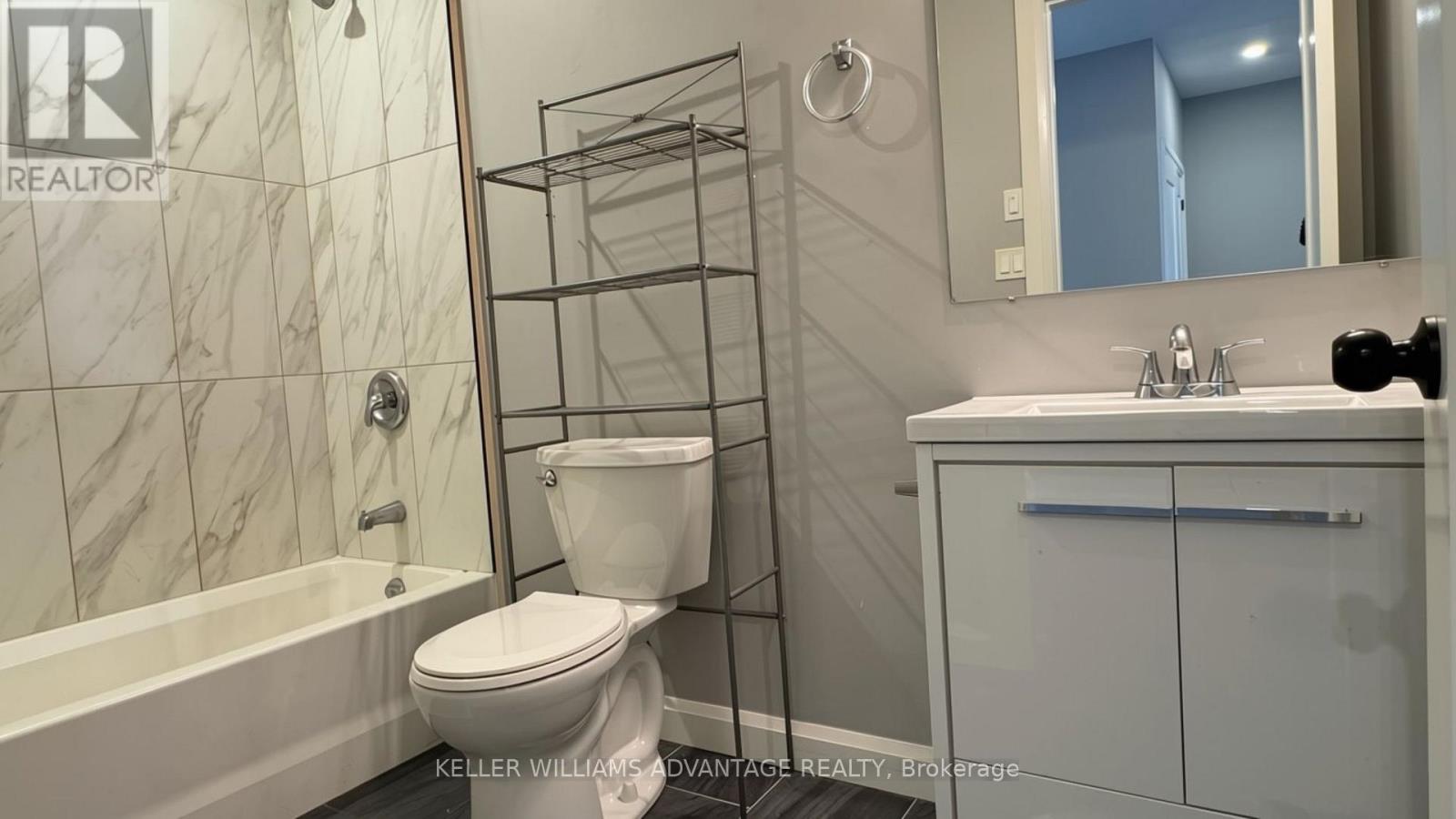 39 Kent Street N Property Photo 12