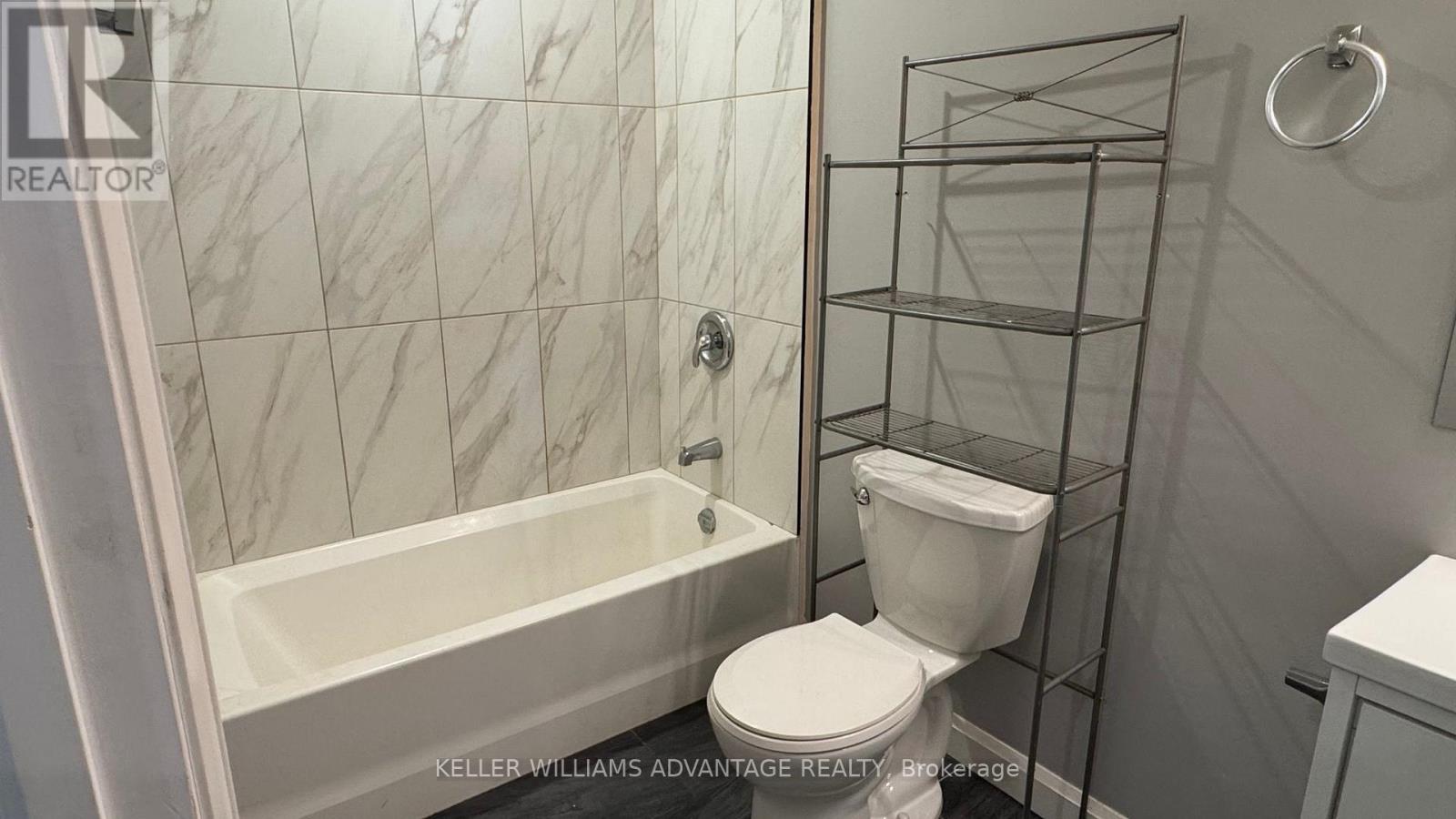 39 Kent Street N Property Photo 13