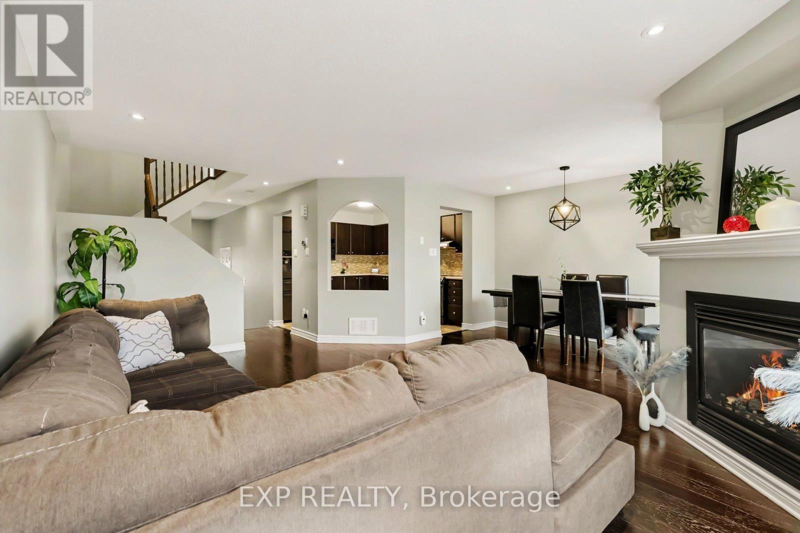 912 Torino Terrace Property Photo 5