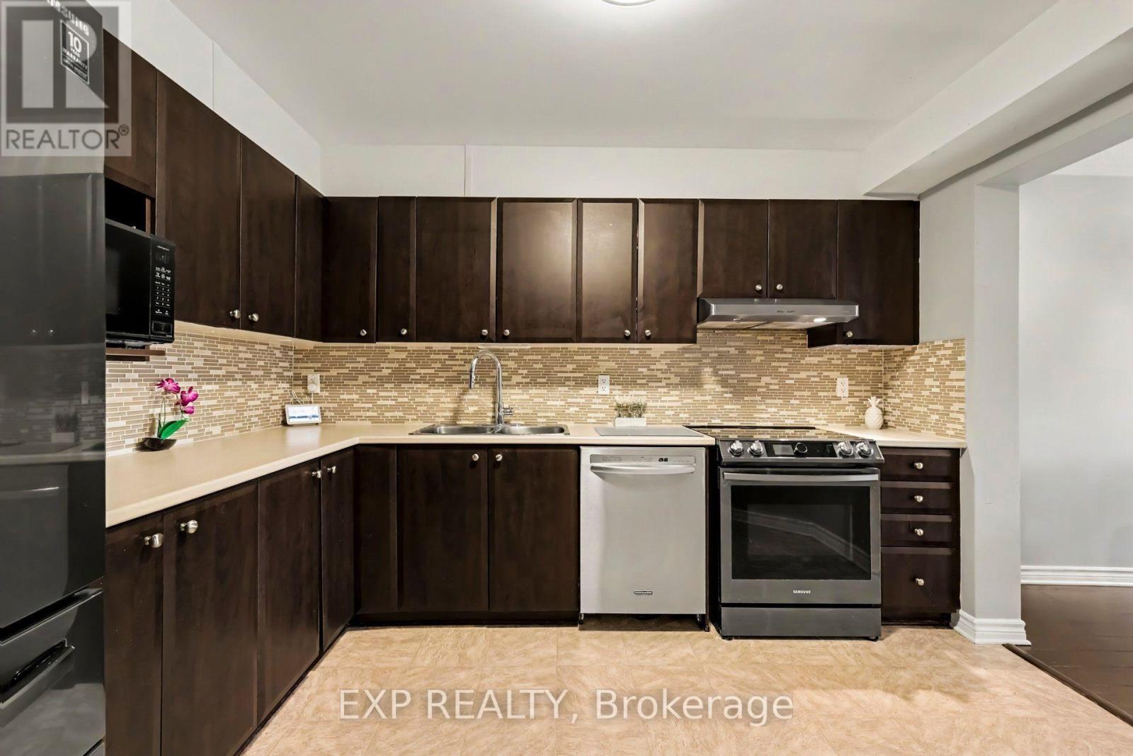 912 Torino Terrace Property Photo 10