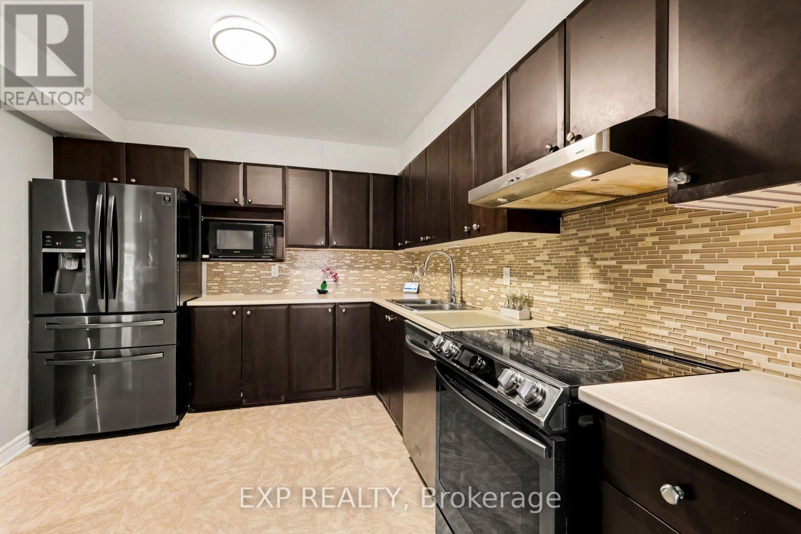 912 Torino Terrace Property Photo 11