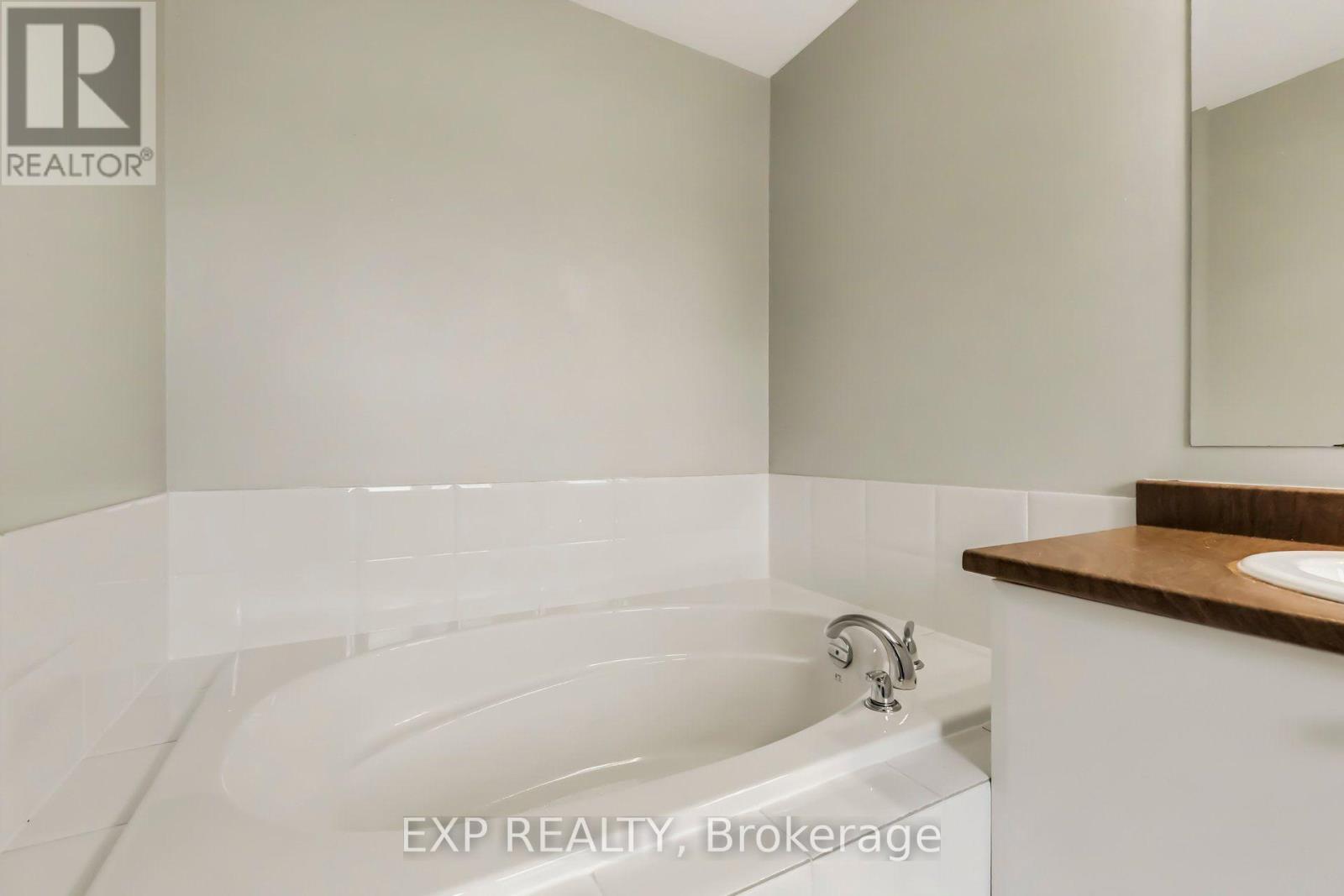 912 Torino Terrace Property Photo 18