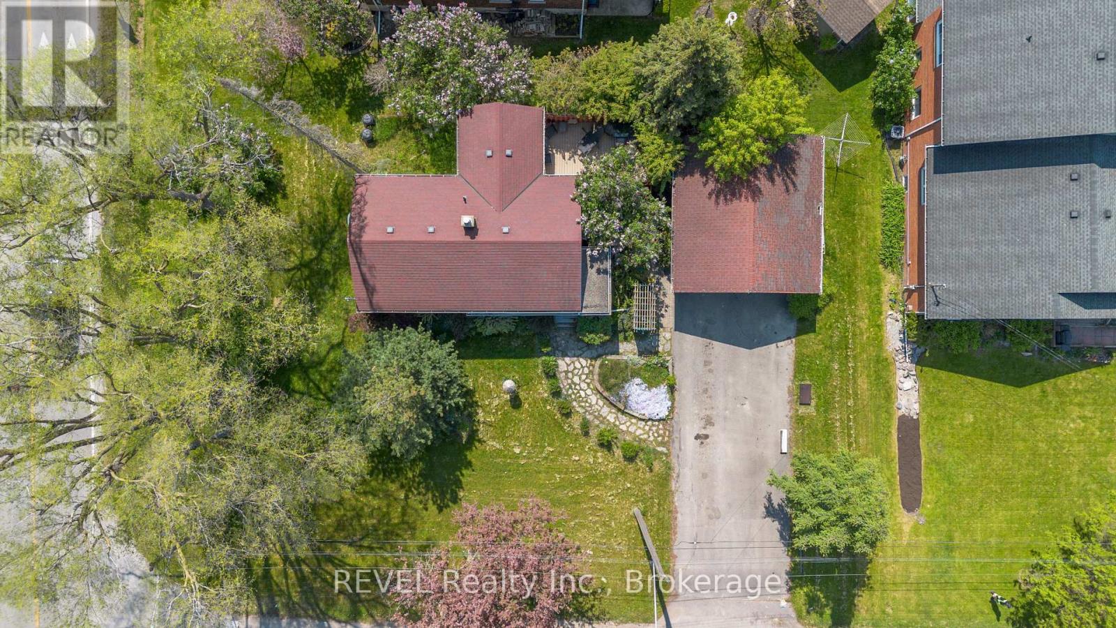 7962 Booth Street Property Photo 29