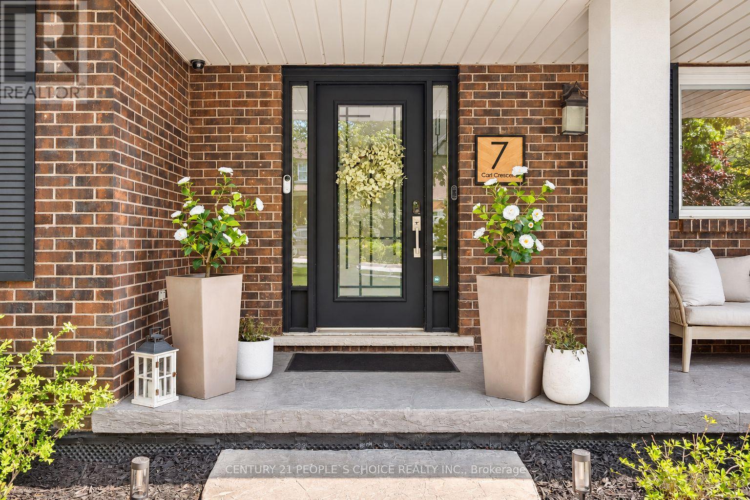 7 Carl Crescent Property Photo 3