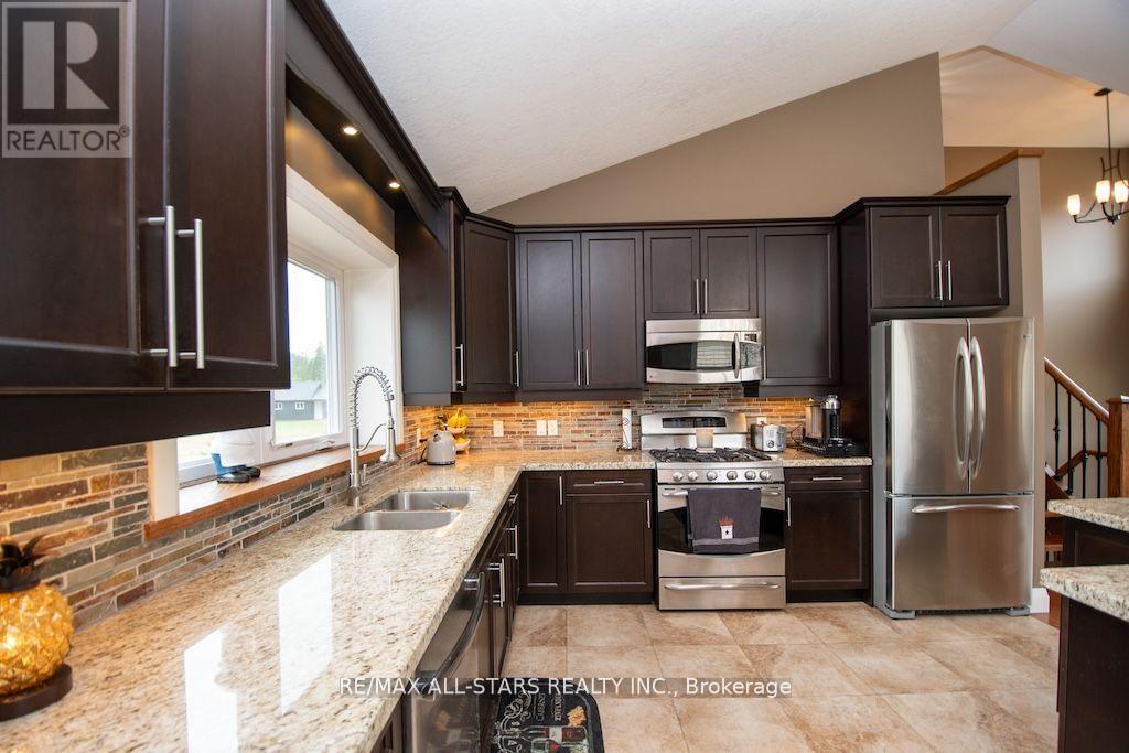 15 Rustlewood Avenue Property Photo 14
