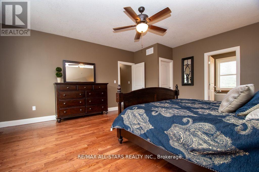 15 Rustlewood Avenue Property Photo 17
