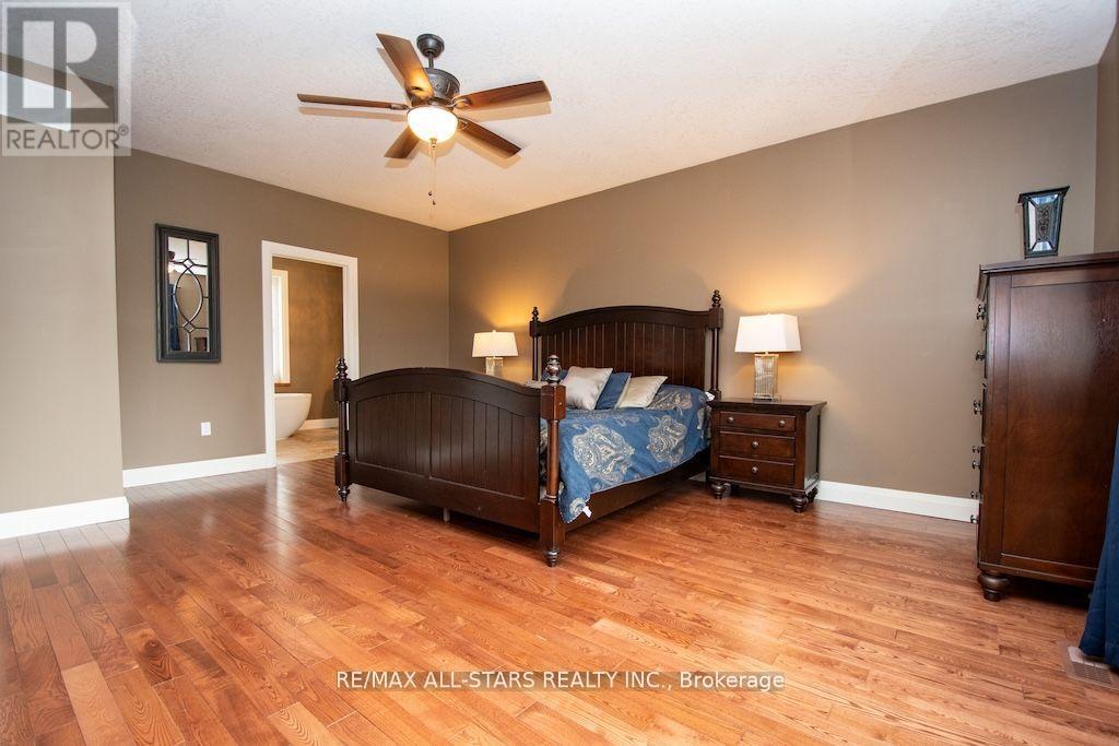 15 Rustlewood Avenue Property Photo 18