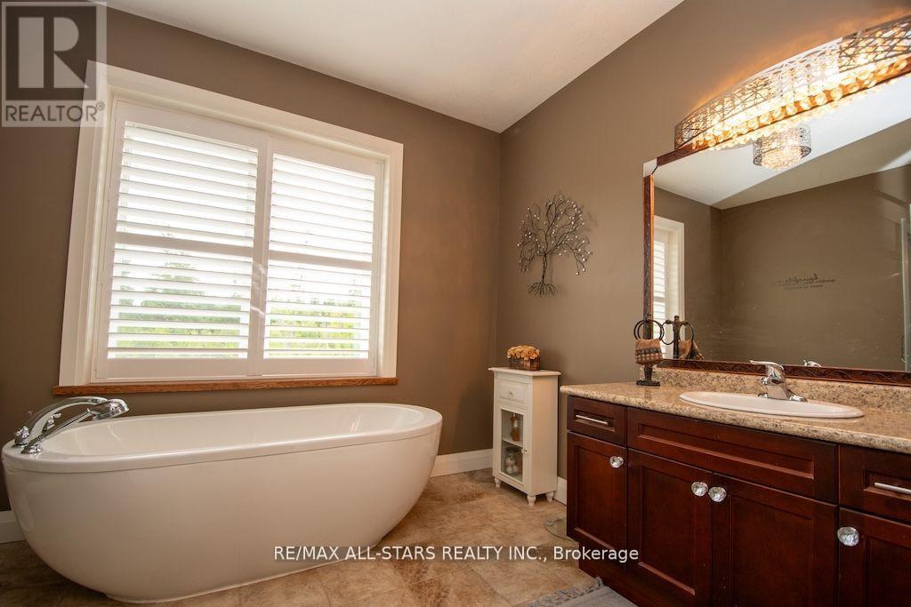 15 Rustlewood Avenue Property Photo 19