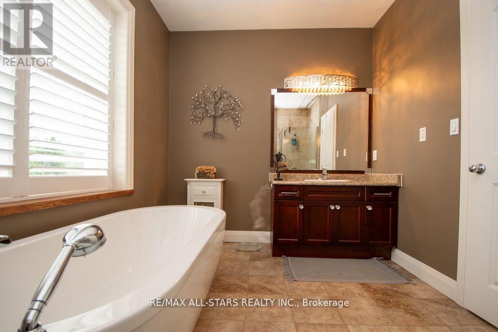 15 Rustlewood Avenue Property Photo 21