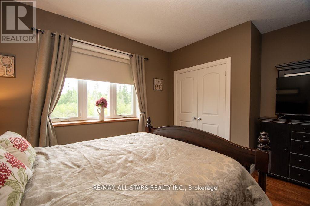 15 Rustlewood Avenue Property Photo 23