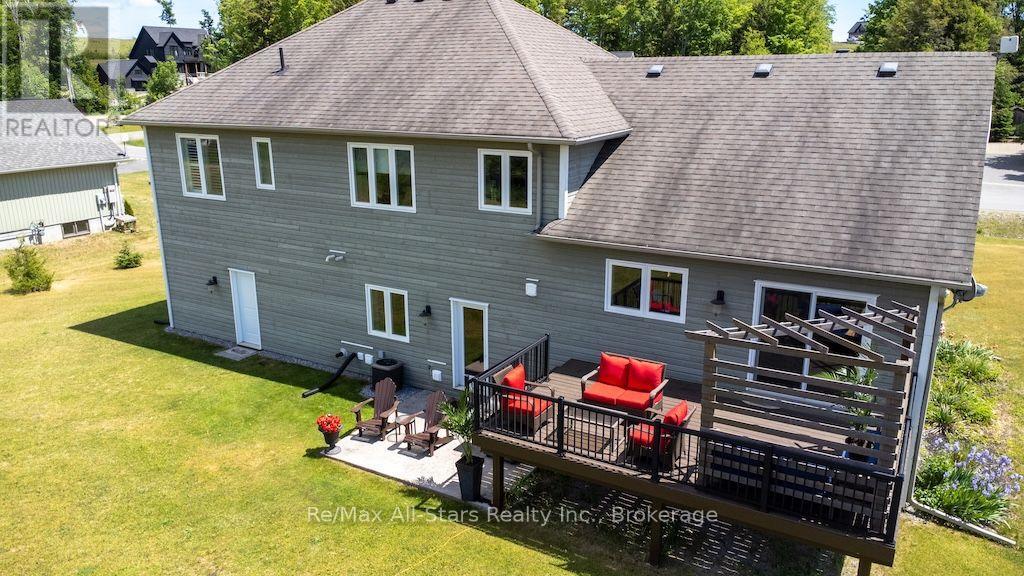 15 Rustlewood Avenue Property Photo 32
