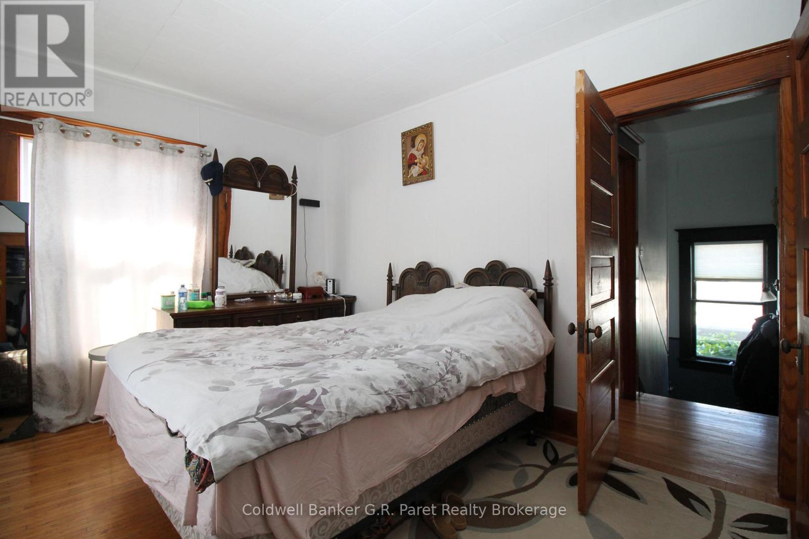 39 Norfolk Street N Property Photo 12