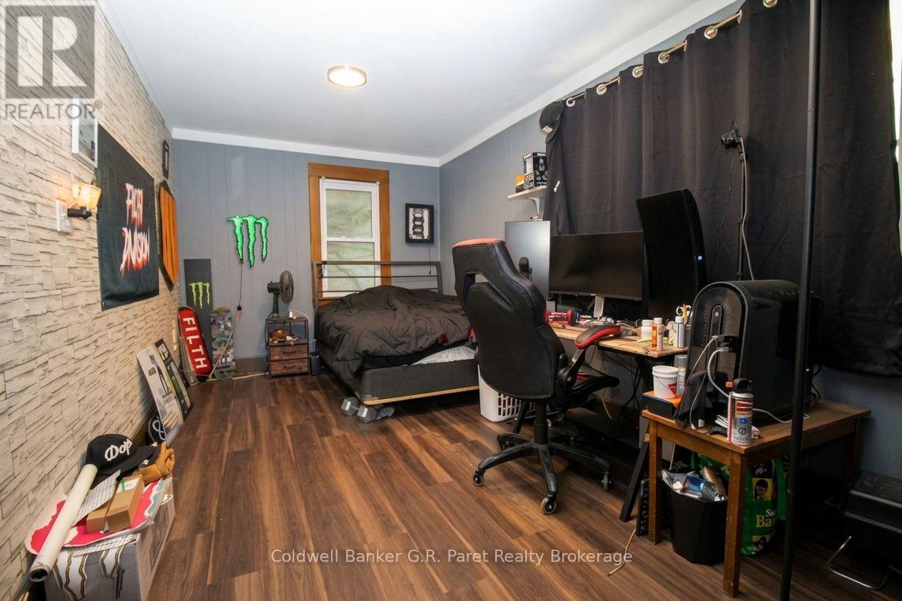 39 Norfolk Street N Property Photo 15