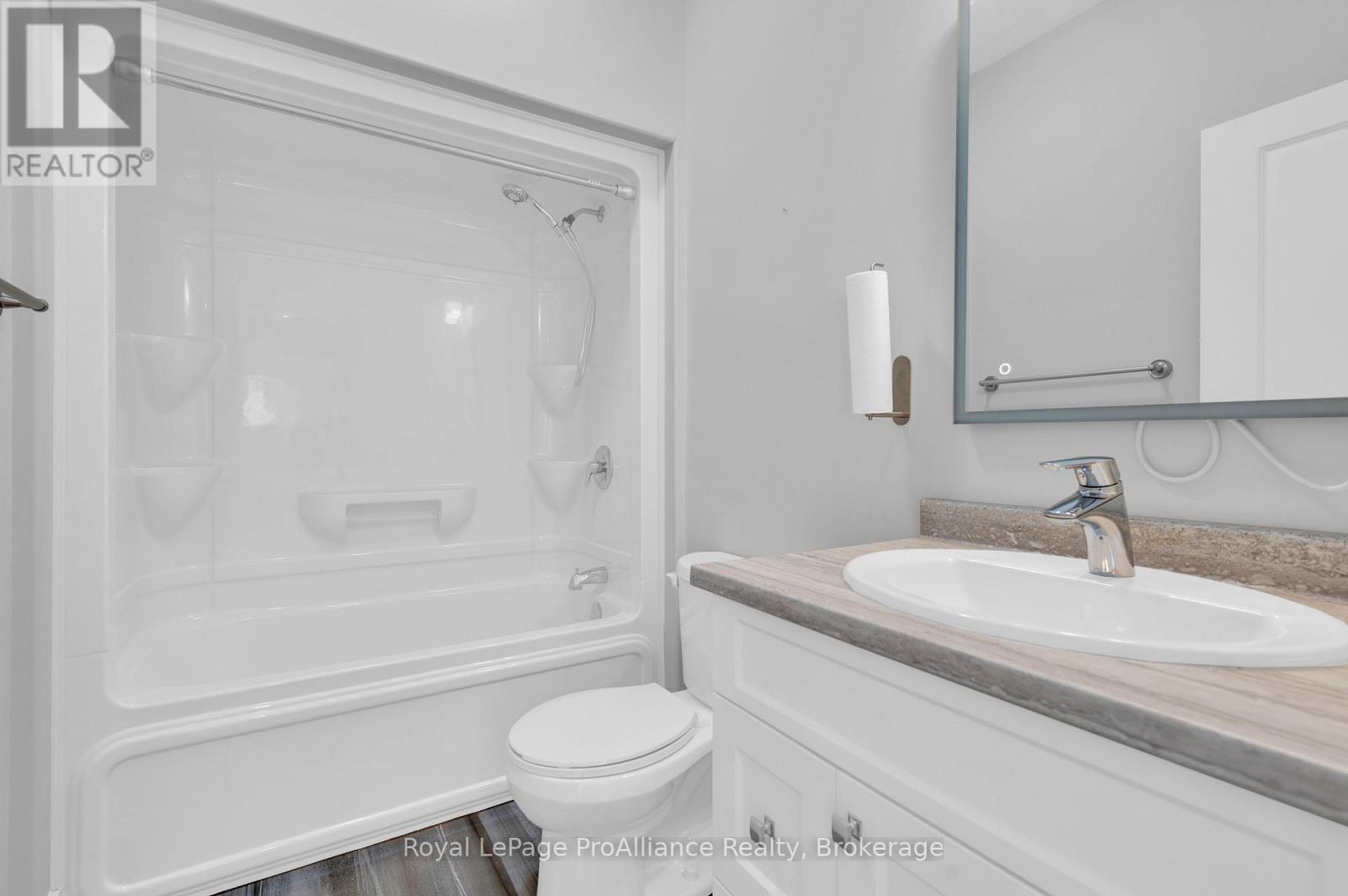 16 Lehtinen Crescent Property Photo 12
