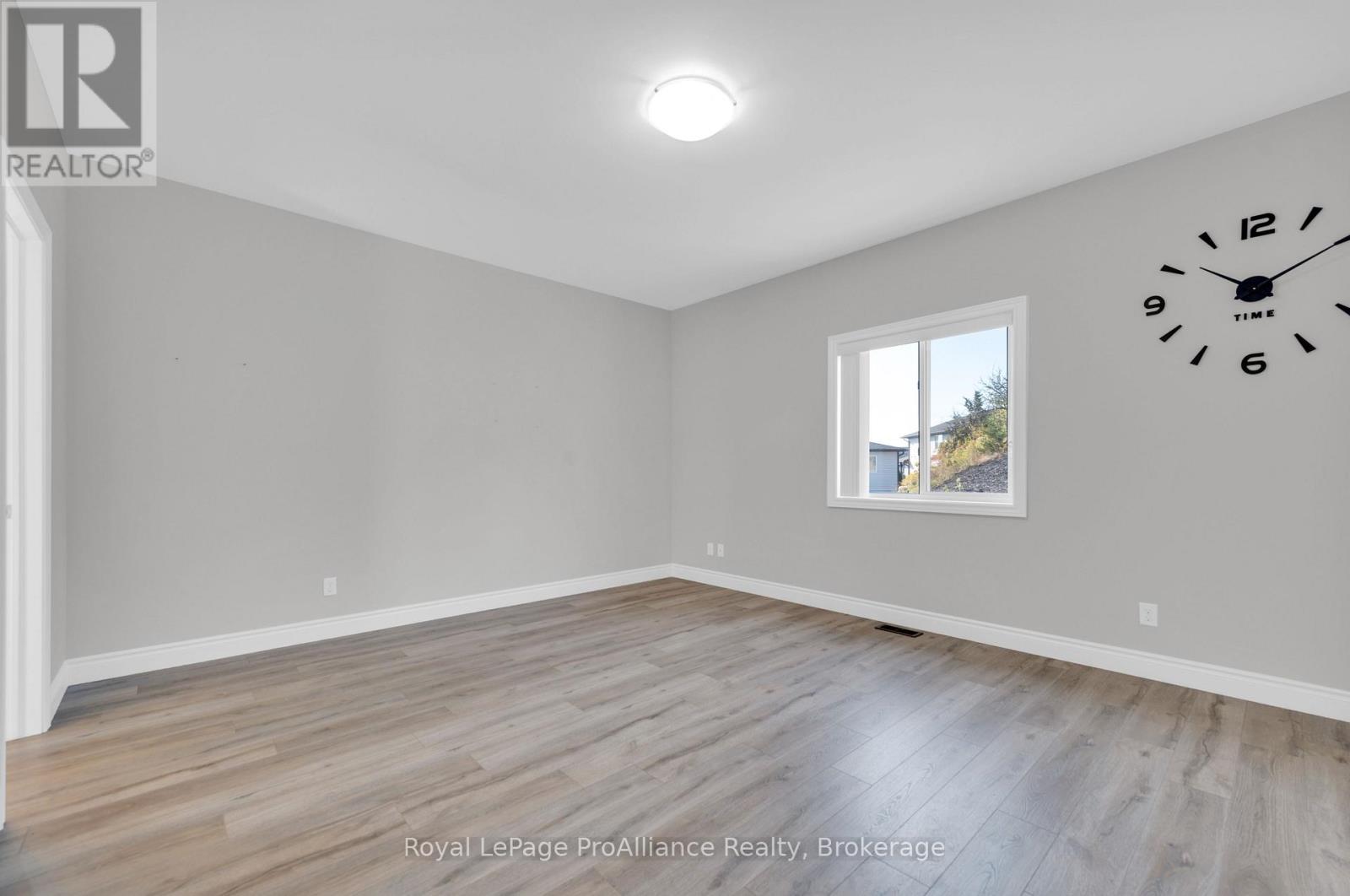 16 Lehtinen Crescent Property Photo 13