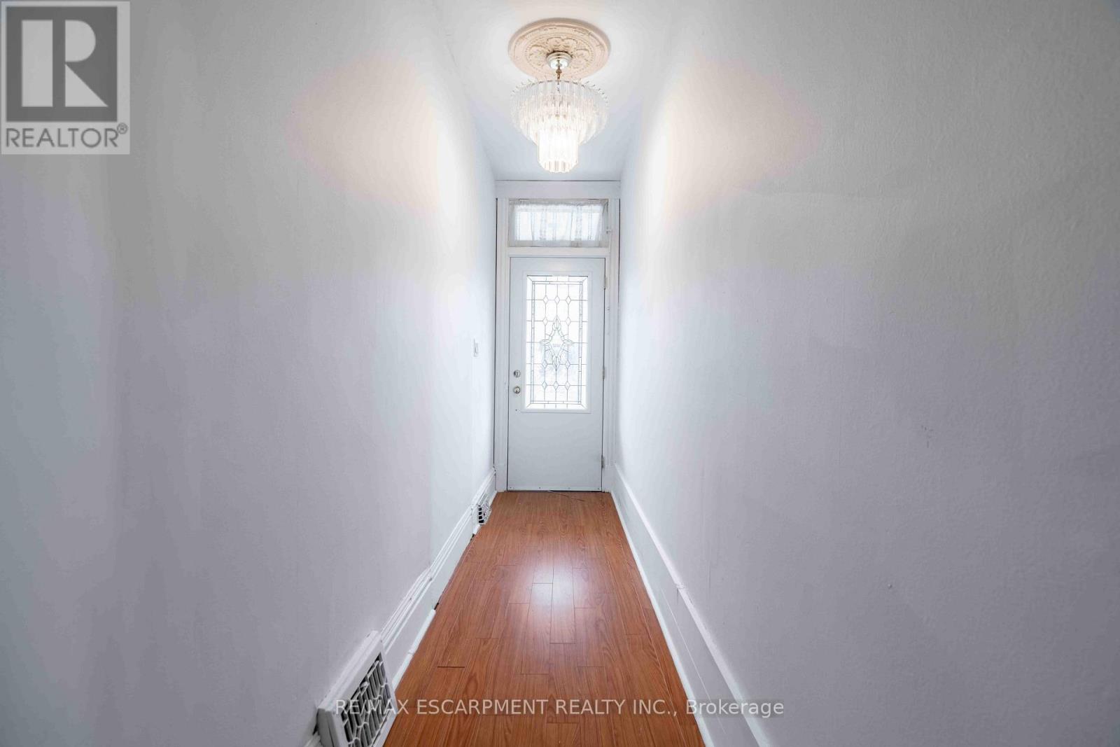 58 St. Matthews Avenue Property Photo 6