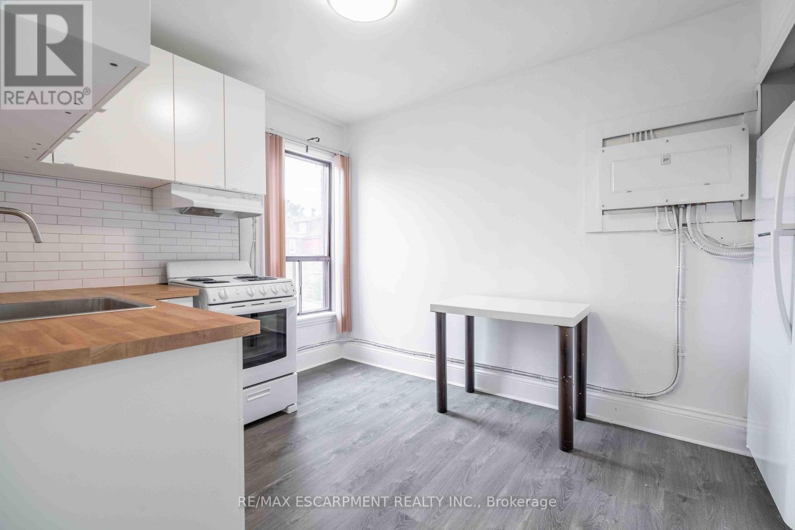 58 St. Matthews Avenue Property Photo 8