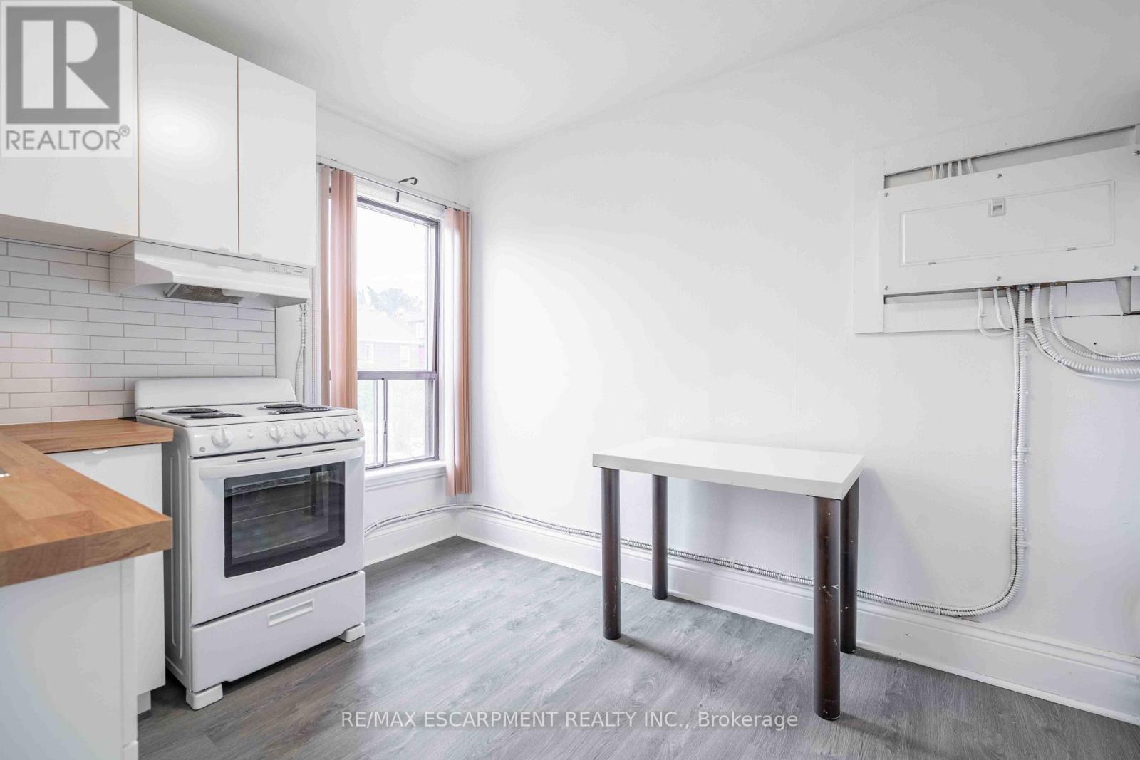 58 St. Matthews Avenue Property Photo 9