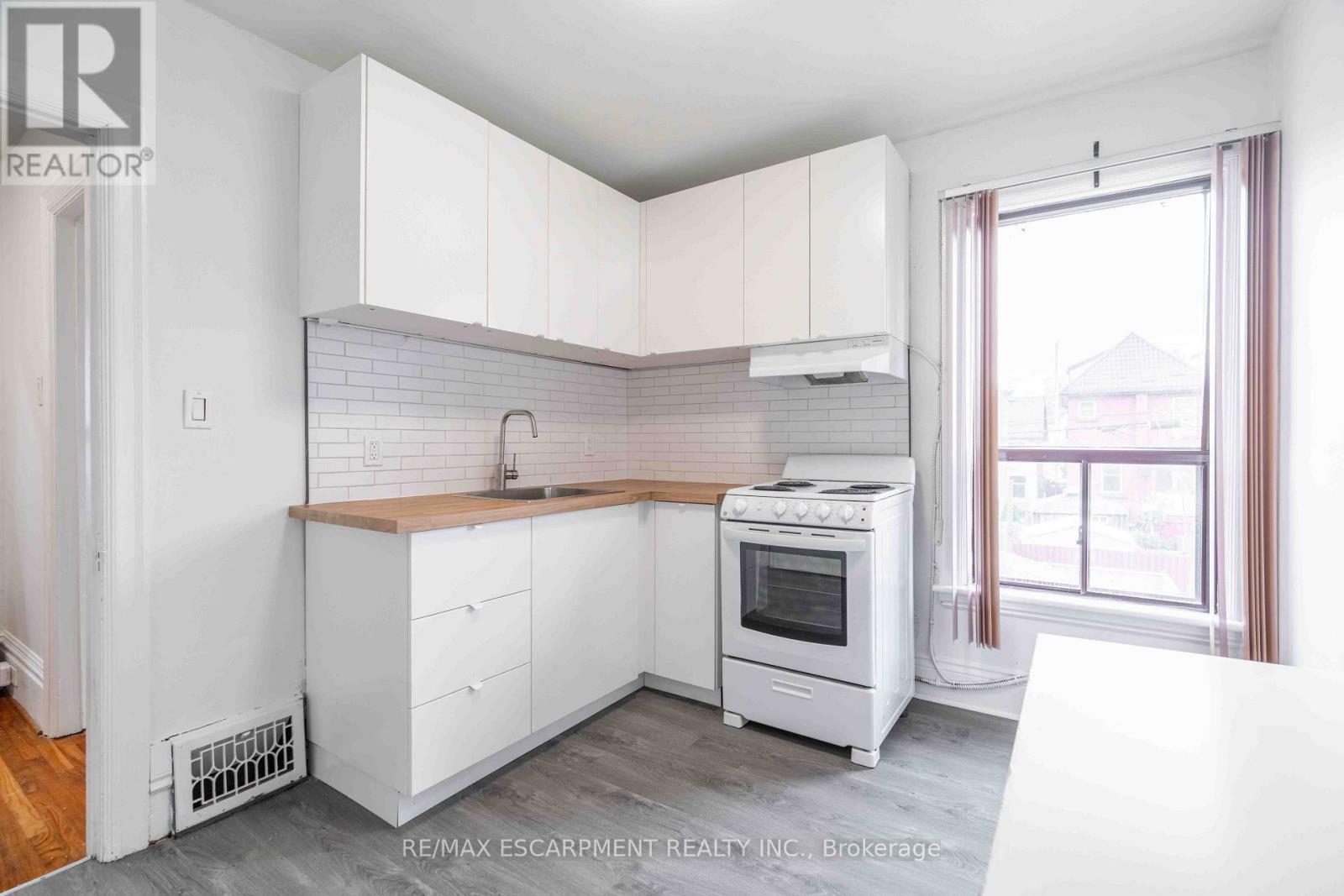 58 St. Matthews Avenue Property Photo 10