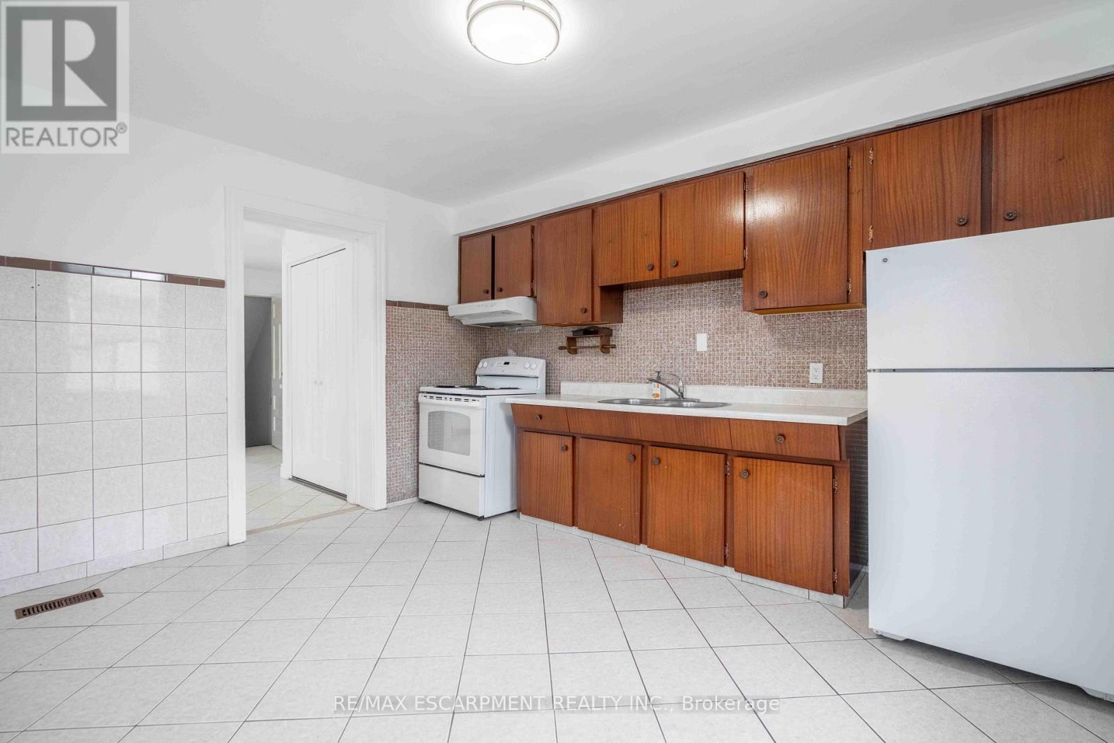 58 St. Matthews Avenue Property Photo 23