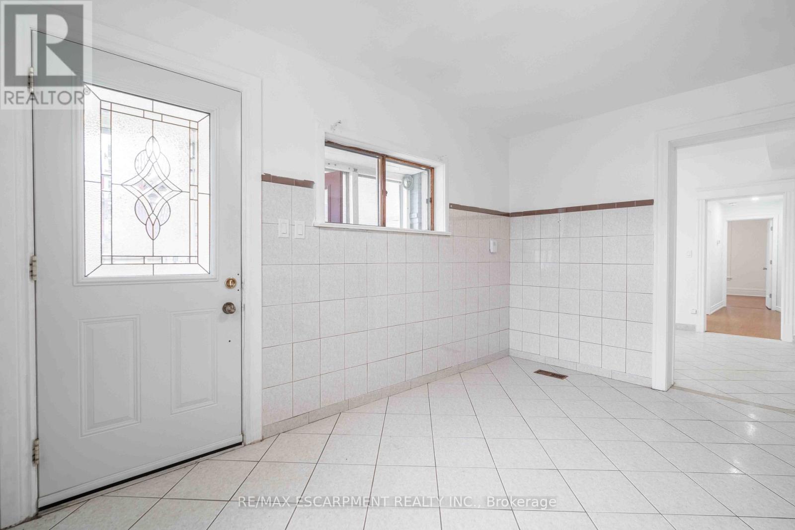 58 St. Matthews Avenue Property Photo 25