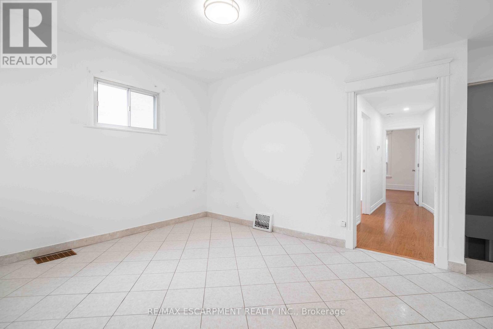 58 St. Matthews Avenue Property Photo 27