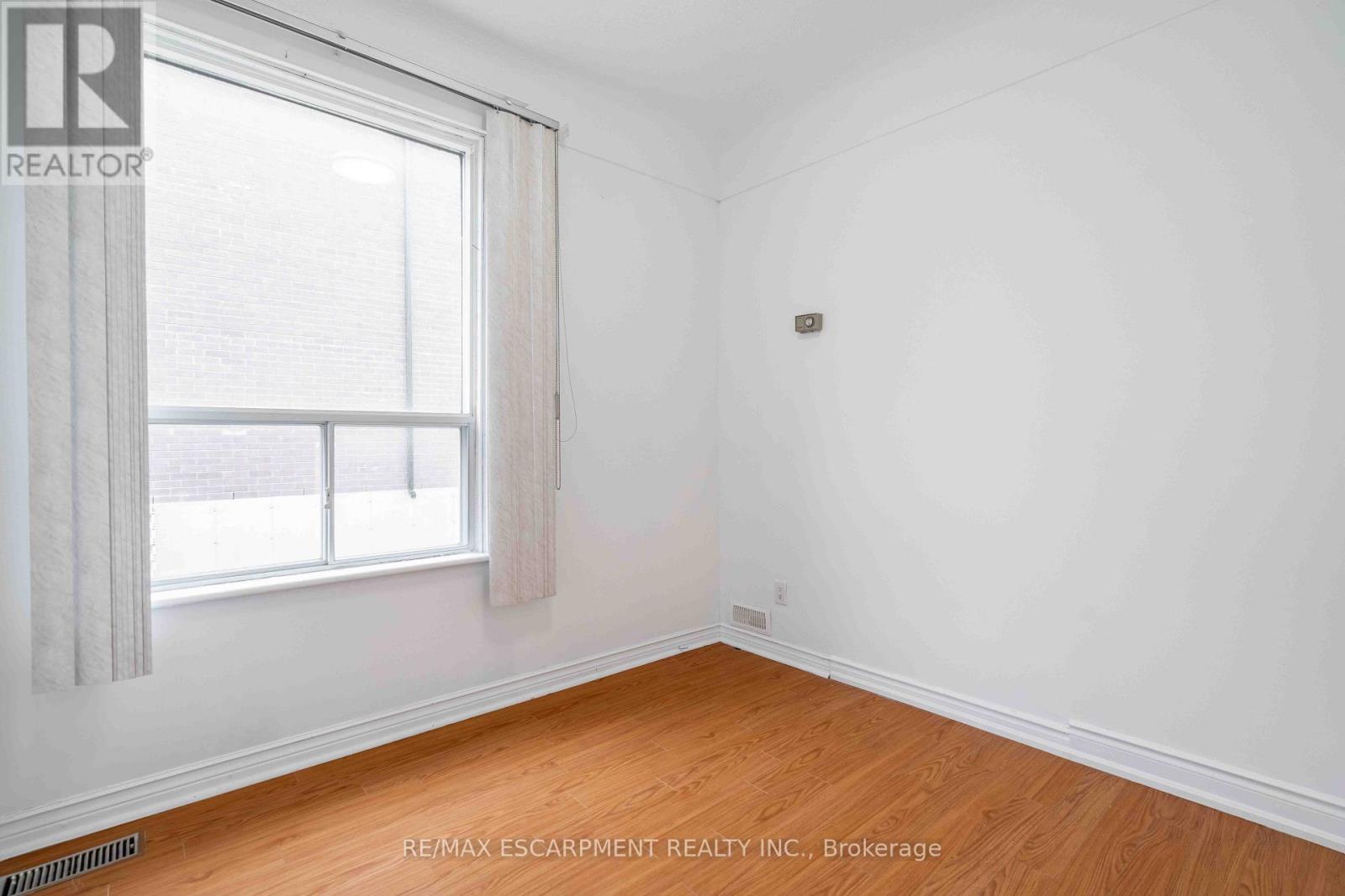 58 St. Matthews Avenue Property Photo 31