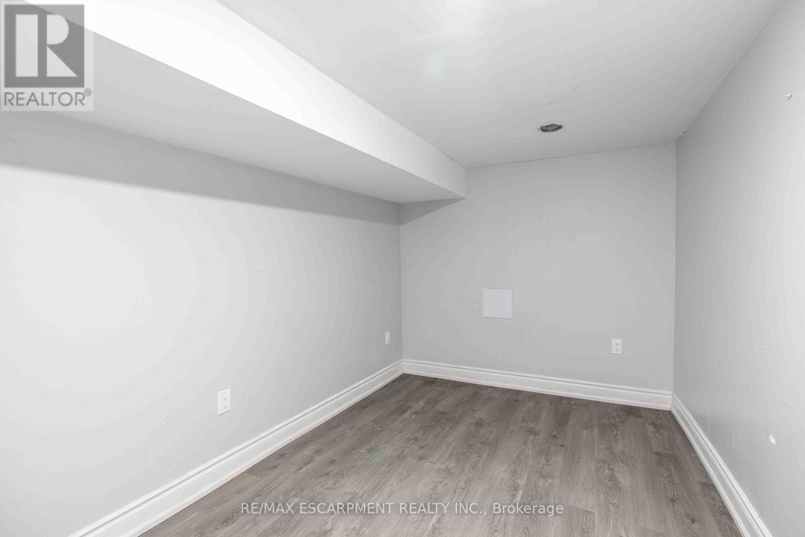 58 St. Matthews Avenue Property Photo 37