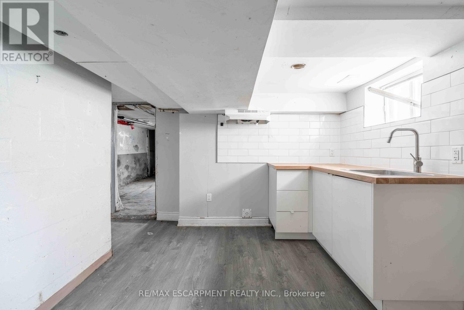 58 St. Matthews Avenue Property Photo 39