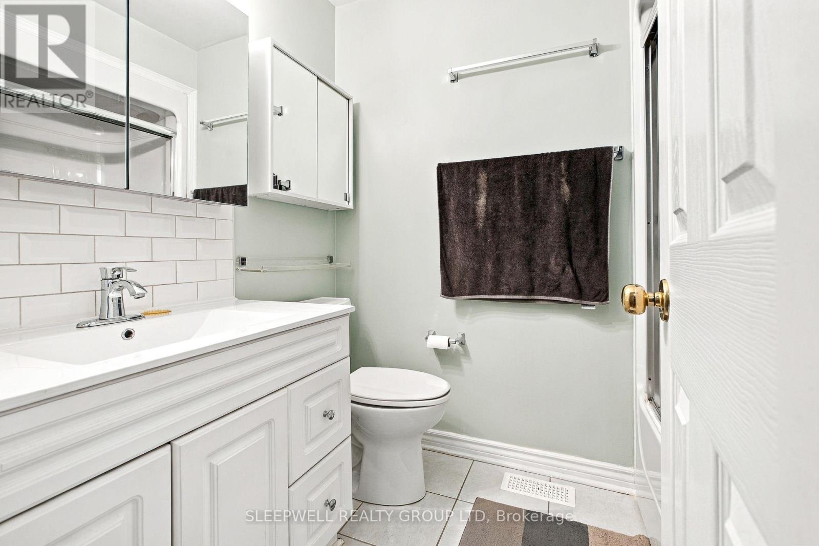 12 Maclean Street Property Photo 17