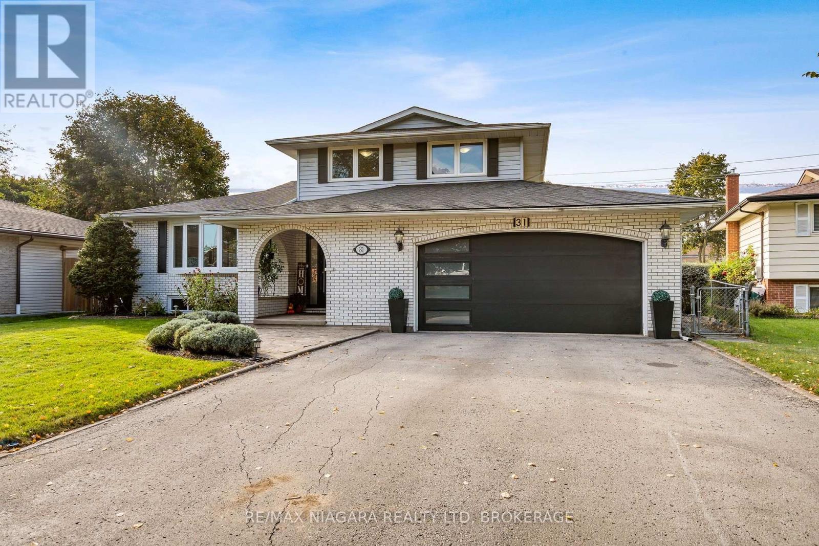 31 Jessica Drive Property Photo 1