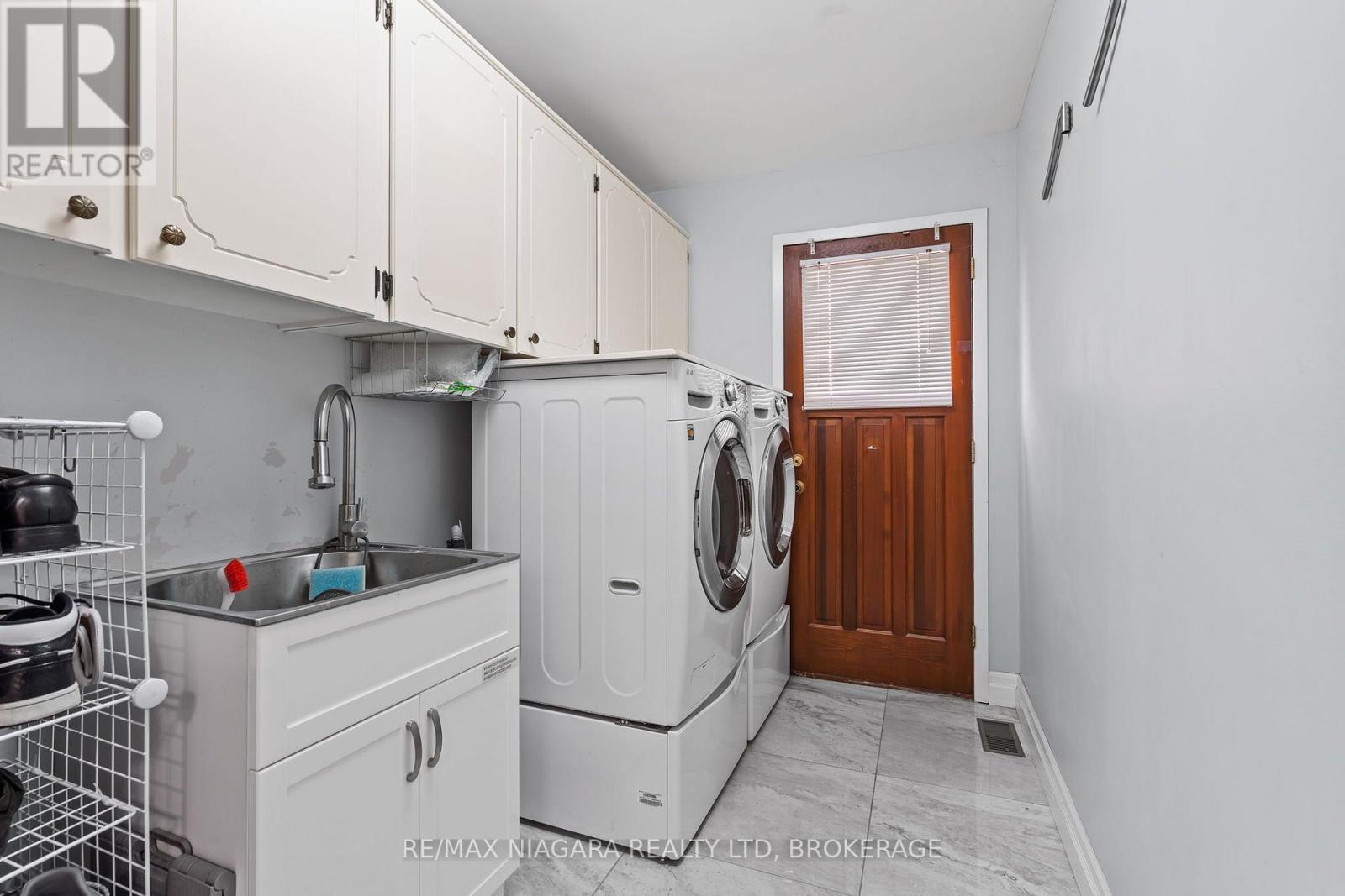 31 Jessica Drive Property Photo 14