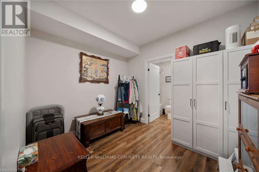 413 - 64 Main Street N Property Photo 18