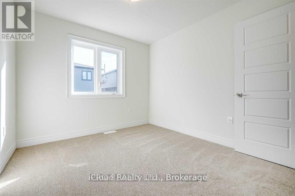 Main Floor - 13 Southam Lane Property Photo 16