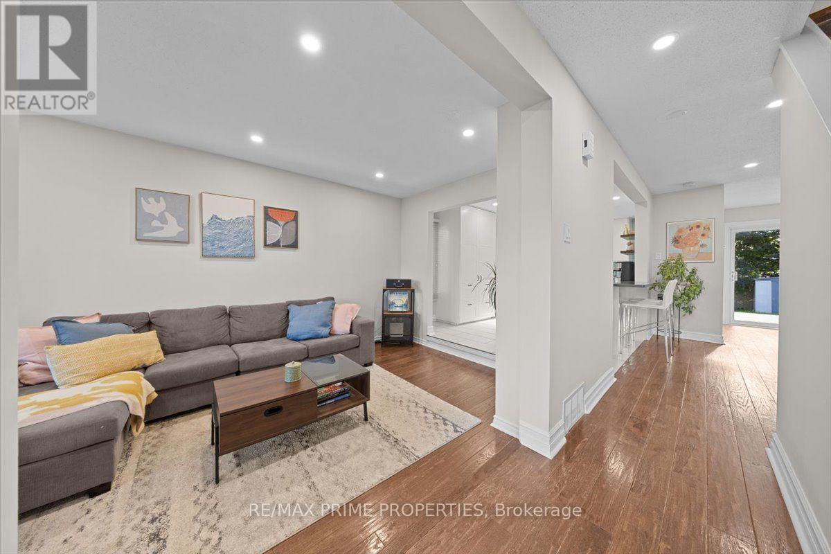 78 Fieldgate Drive Property Photo 4
