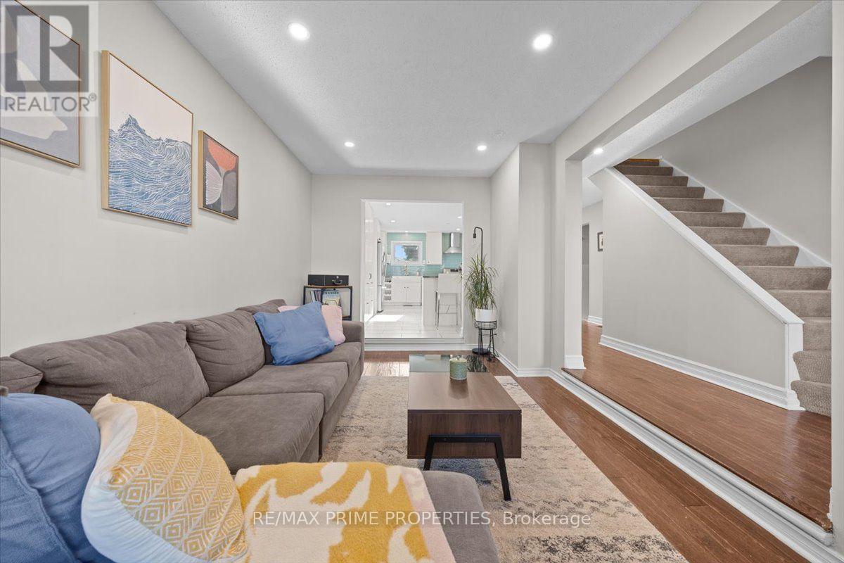 78 Fieldgate Drive Property Photo 7